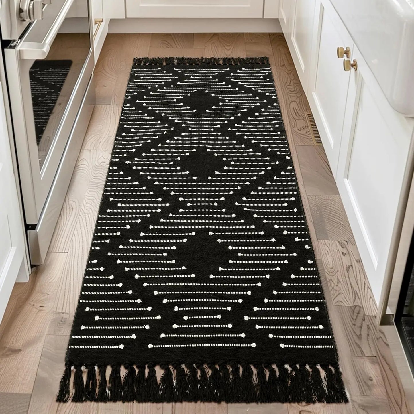 2'x6' Lightweight Woven Farmhouse Washable Runner Rug with Tassel for Hallway or Kitchen