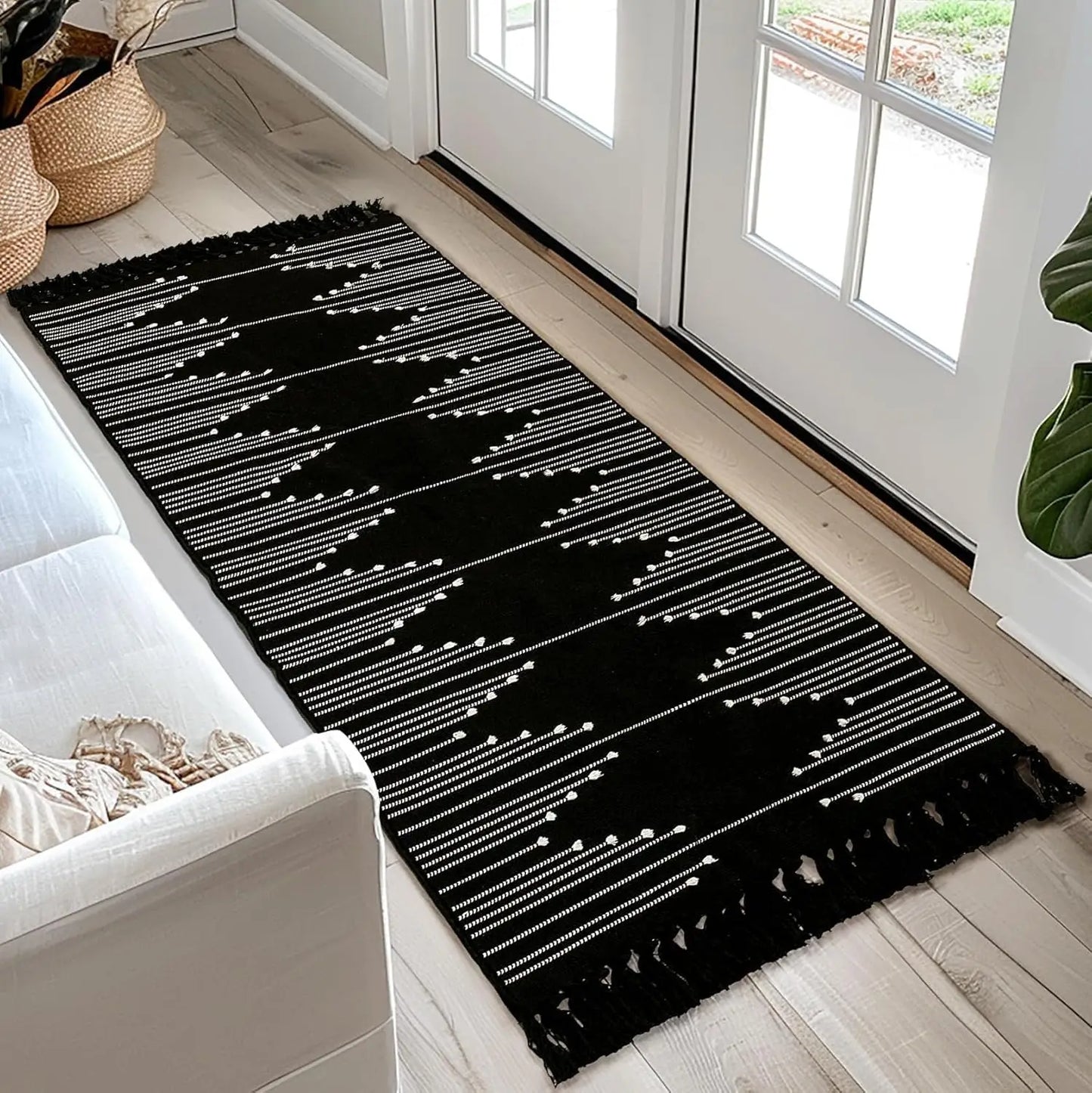 2'x6' Lightweight Woven Farmhouse Washable Runner Rug with Tassel for Hallway or Kitchen