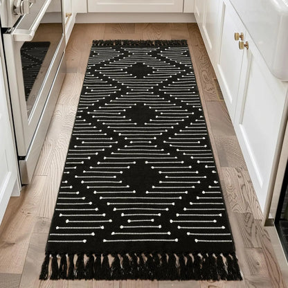 2'x6' Lightweight Woven Farmhouse Washable Runner Rug with Tassel for Hallway or Kitchen